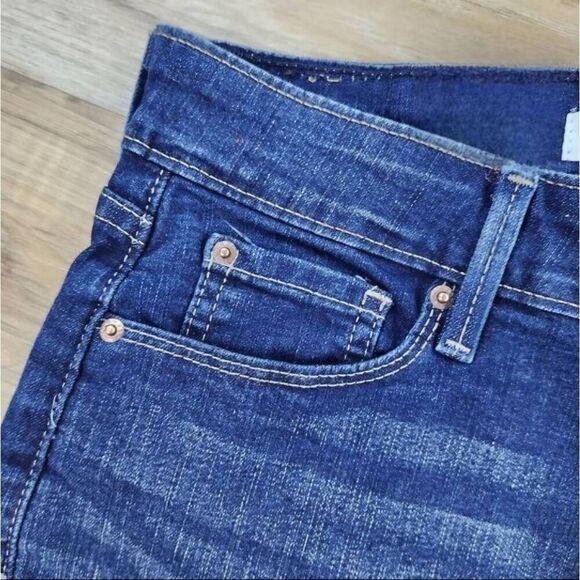 ☔️🔸️Levi's Blue Midrise Rolled Cuff Denim Shorts Size 2/26 - Picture 3 of 7